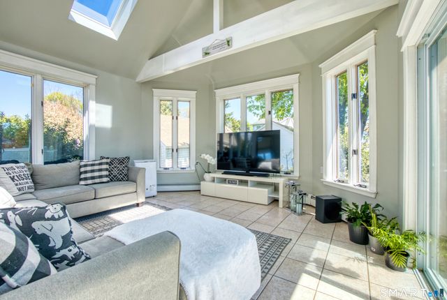 21 Lancaster Road, Manchester, CT 06040