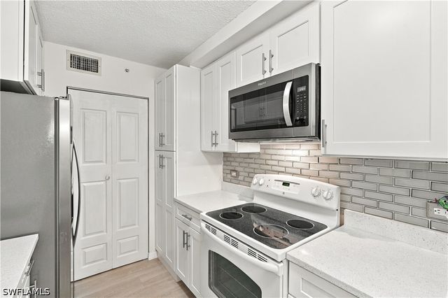 8960 Colonnades CT E 915, Bonita Springs, FL 34135