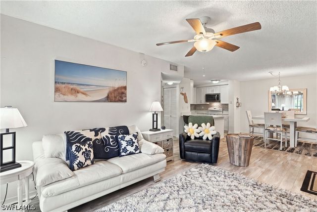 8960 Colonnades CT E 915, Bonita Springs, FL 34135