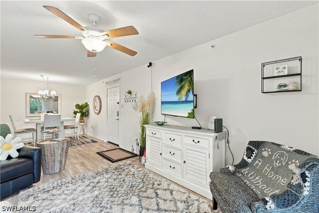 8960 Colonnades CT E 915, Bonita Springs, FL 34135