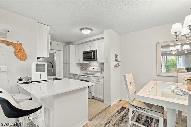 8960 Colonnades CT E 915, Bonita Springs, FL 34135