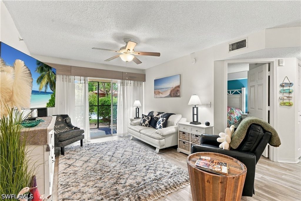 8960 Colonnades CT E 915, Bonita Springs, FL 34135