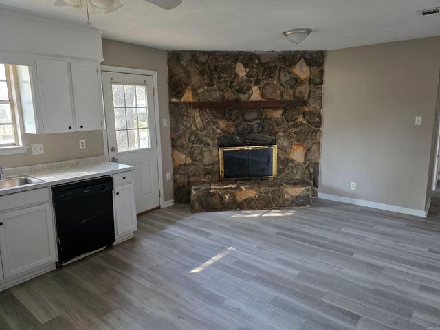 617 Lehman Dr, Jacksonville, AR 72076