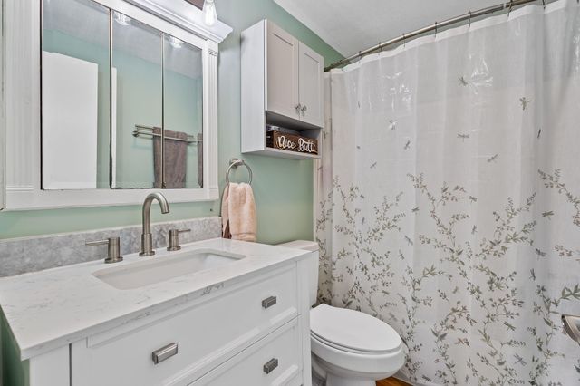 206 W Indiana Street, Kouts, IN 46347