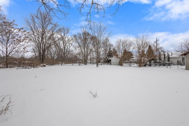 206 W Indiana Street, Kouts, IN 46347