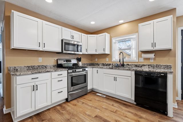 206 W Indiana Street, Kouts, IN 46347