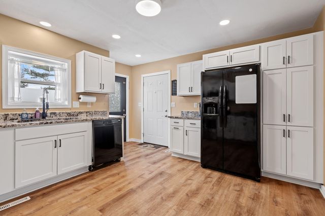 206 W Indiana Street, Kouts, IN 46347