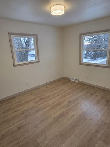 360 Richard STREET, Waukesha, WI 53189