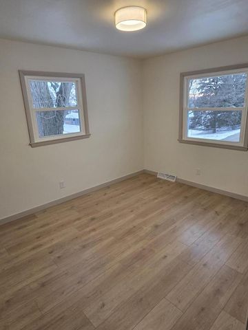 360 Richard STREET, Waukesha, WI 53189