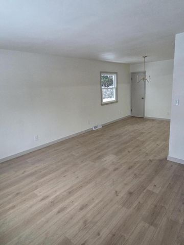 360 Richard STREET, Waukesha, WI 53189