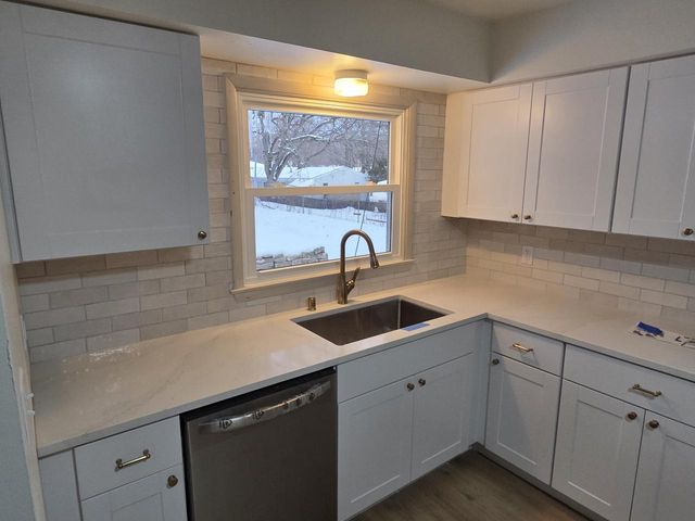 360 Richard STREET, Waukesha, WI 53189