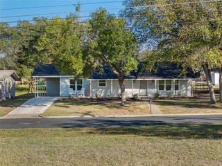 911 Eilers Street, Schulenburg, TX 78956