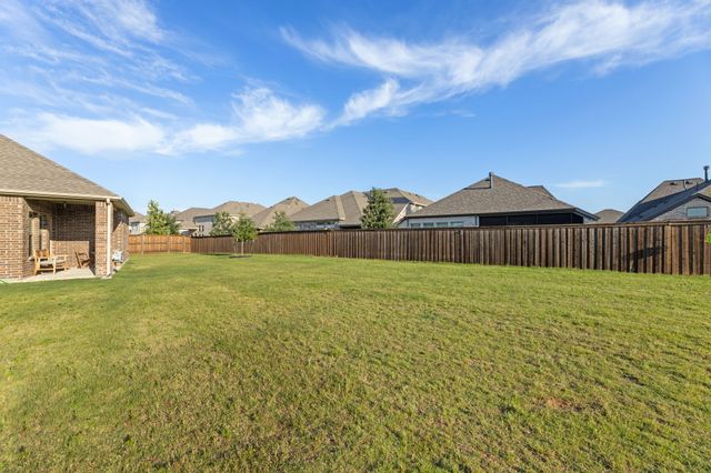 301 Willowmore Drive, Little Elm, TX 75068