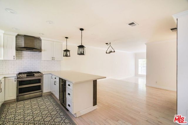 141 N Clark Drive 2, West Hollywood, CA 90048