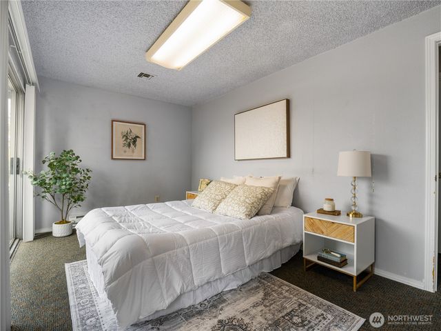 3102 Bridgeport Way W, University Place, WA 98466