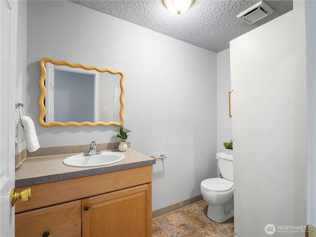 3102 Bridgeport Way W, University Place, WA 98466
