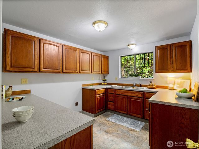 3102 Bridgeport Way W, University Place, WA 98466