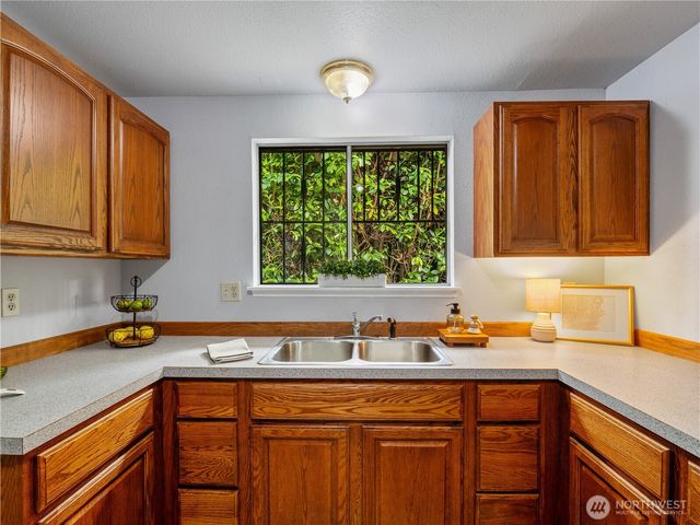 3102 Bridgeport Way W, University Place, WA 98466
