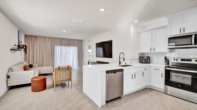 2722 REDDISH EGRET BEND, Harmony, FL 34773