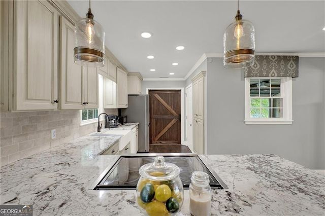 102 Ivy Lane, Calhoun, GA 30701