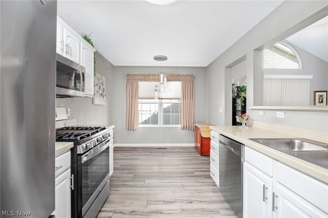 7393 Willow Woods Drive, North Olmsted, OH 44070