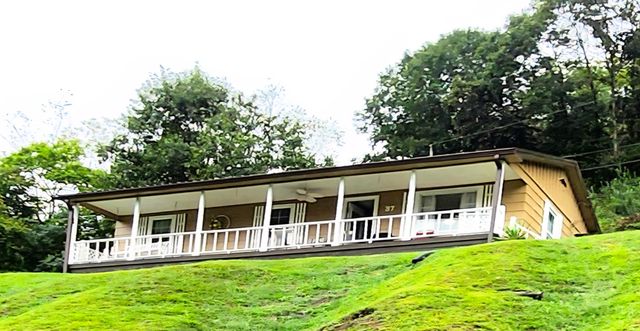 37 Hamilton Lane, Hazard, KY 41701