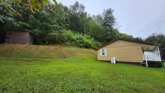 37 Hamilton Lane, Hazard, KY 41701