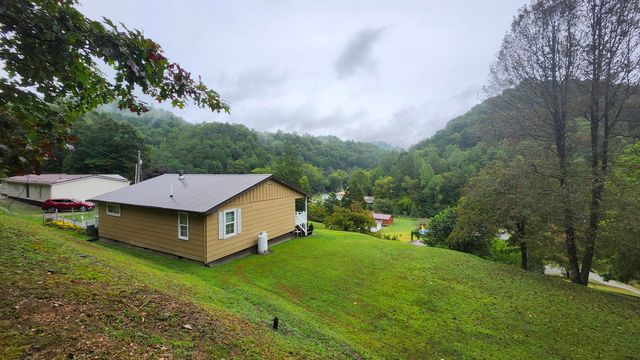 37 Hamilton Lane, Hazard, KY 41701