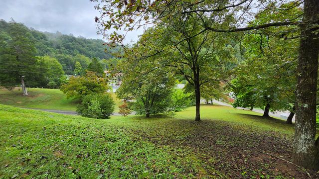 37 Hamilton Lane, Hazard, KY 41701