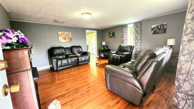 37 Hamilton Lane, Hazard, KY 41701