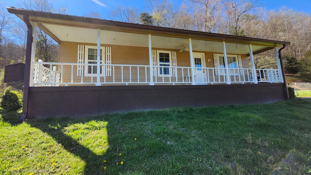 37 Hamilton Lane, Hazard, KY 41701