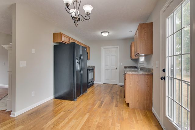 4910 Court Dr, Murfreesboro, TN 37128