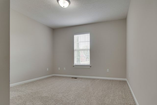 4910 Court Dr, Murfreesboro, TN 37128
