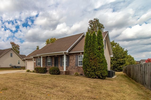 4910 Court Dr, Murfreesboro, TN 37128