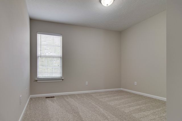 4910 Court Dr, Murfreesboro, TN 37128