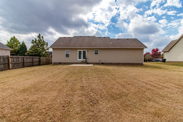 4910 Court Dr, Murfreesboro, TN 37128