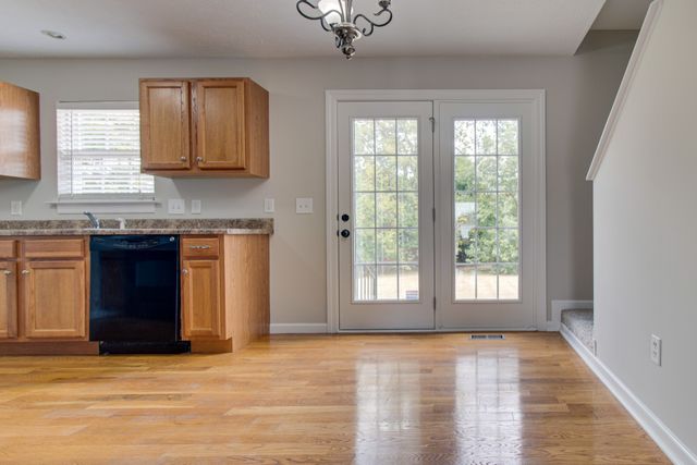 4910 Court Dr, Murfreesboro, TN 37128