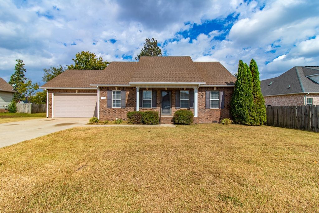 4910 Court Dr, Murfreesboro, TN 37128