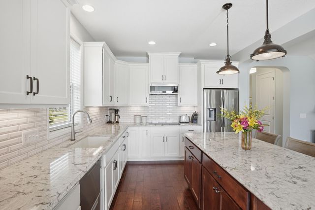 16885 Diamonte Way, Lakeville, MN 55044