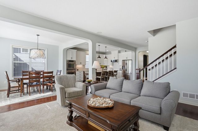 16885 Diamonte Way, Lakeville, MN 55044