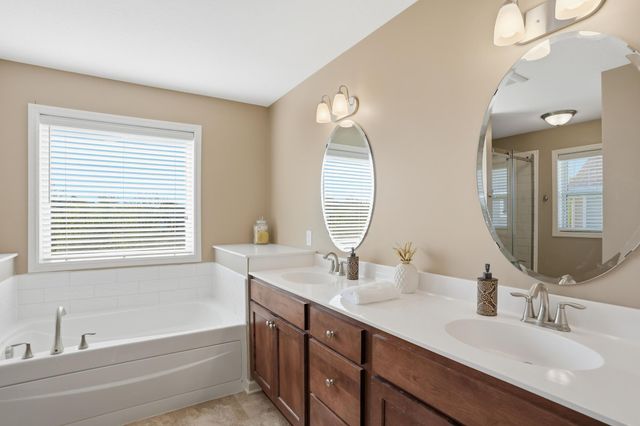 16885 Diamonte Way, Lakeville, MN 55044
