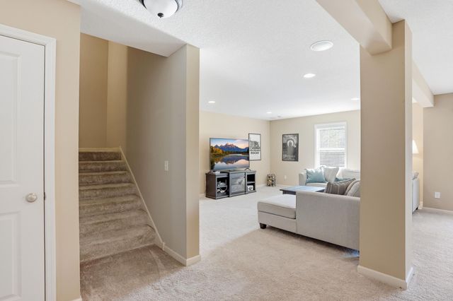 16885 Diamonte Way, Lakeville, MN 55044