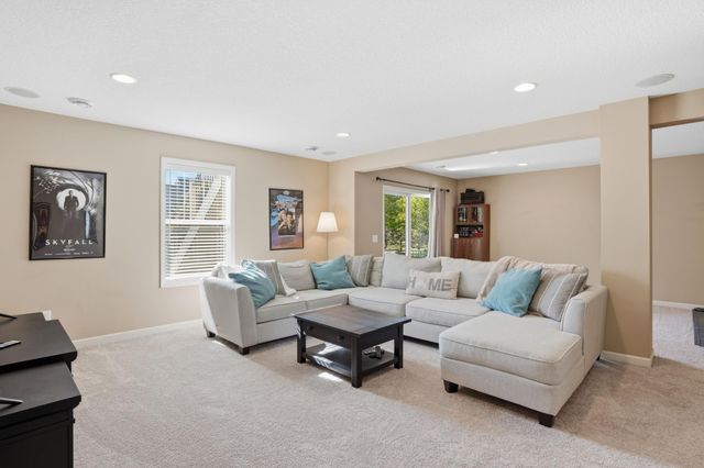 16885 Diamonte Way, Lakeville, MN 55044