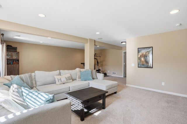 16885 Diamonte Way, Lakeville, MN 55044