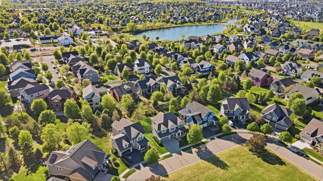 16885 Diamonte Way, Lakeville, MN 55044