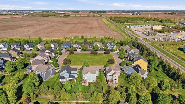 16885 Diamonte Way, Lakeville, MN 55044