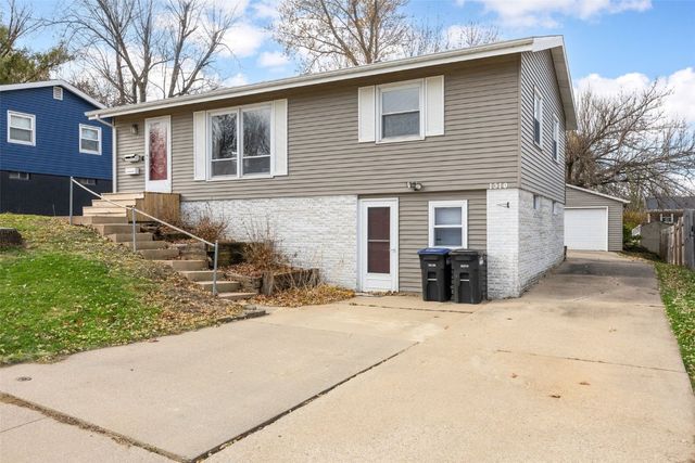 1310 Linnview Drive, Marion, IA 52302