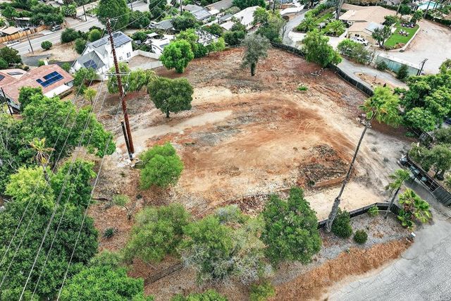 2147 Sunset Drive, Escondido, CA 92025