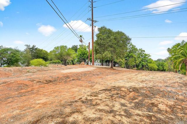 2147 Sunset Drive, Escondido, CA 92025