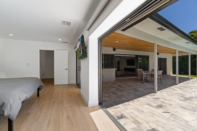 820 Canary Walk, Delray Beach, FL 33483